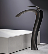 Hochwertige Waschbeckenarmatur in glänzender Chromausführung mit Mischfunktion und Einhandsteuerung