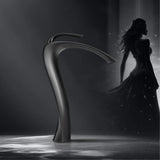 Hochwertige Waschbeckenarmatur in glänzender Chromausführung mit Mischfunktion und Einhandsteuerung